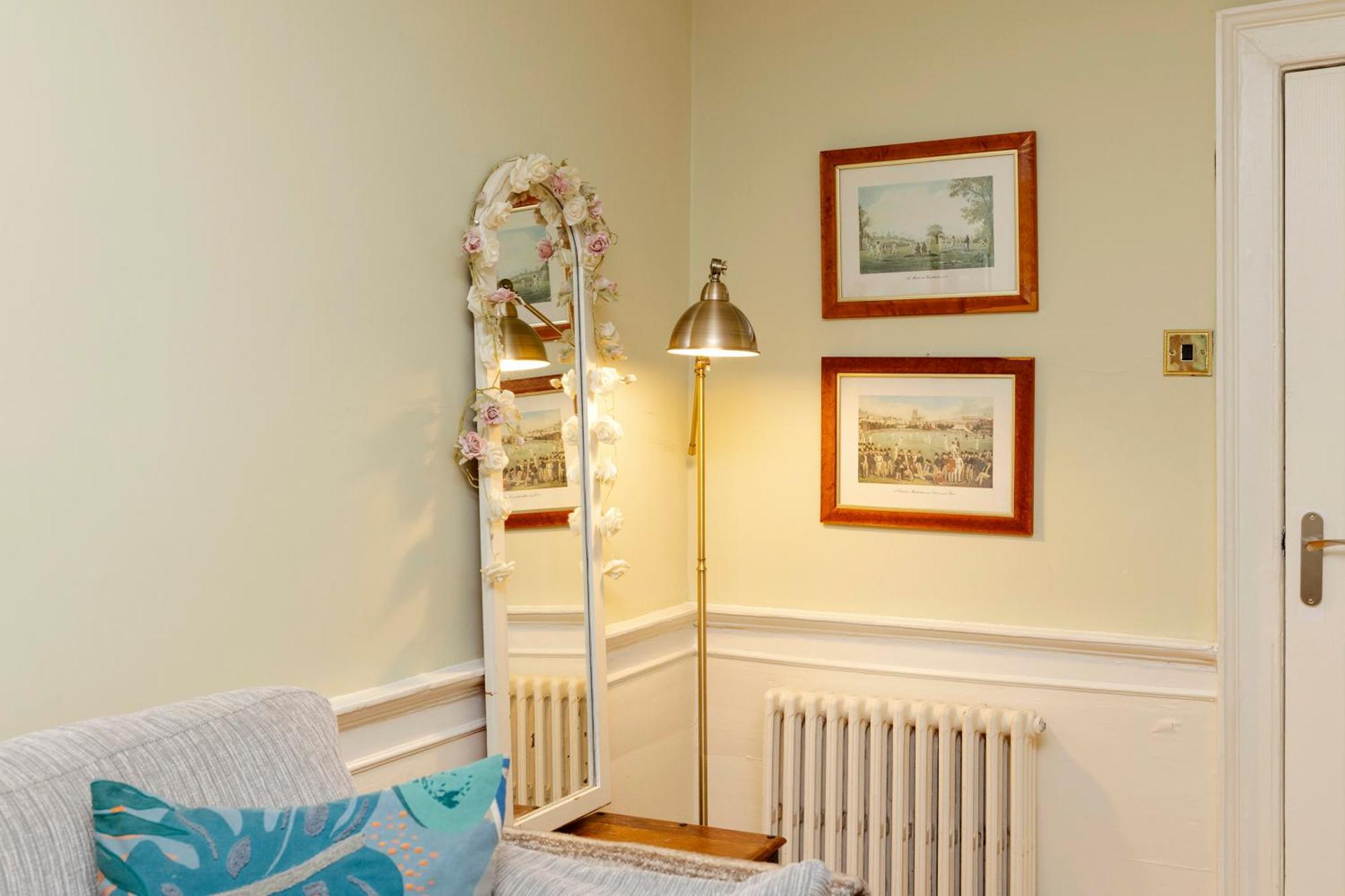 Joivy Beautiful Apartment, Private Garden, Calton Hill EDI Buitenkant foto